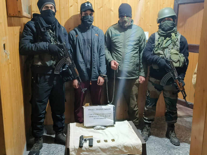 LeT-terrorist-associate-arrested-in-Baramulla