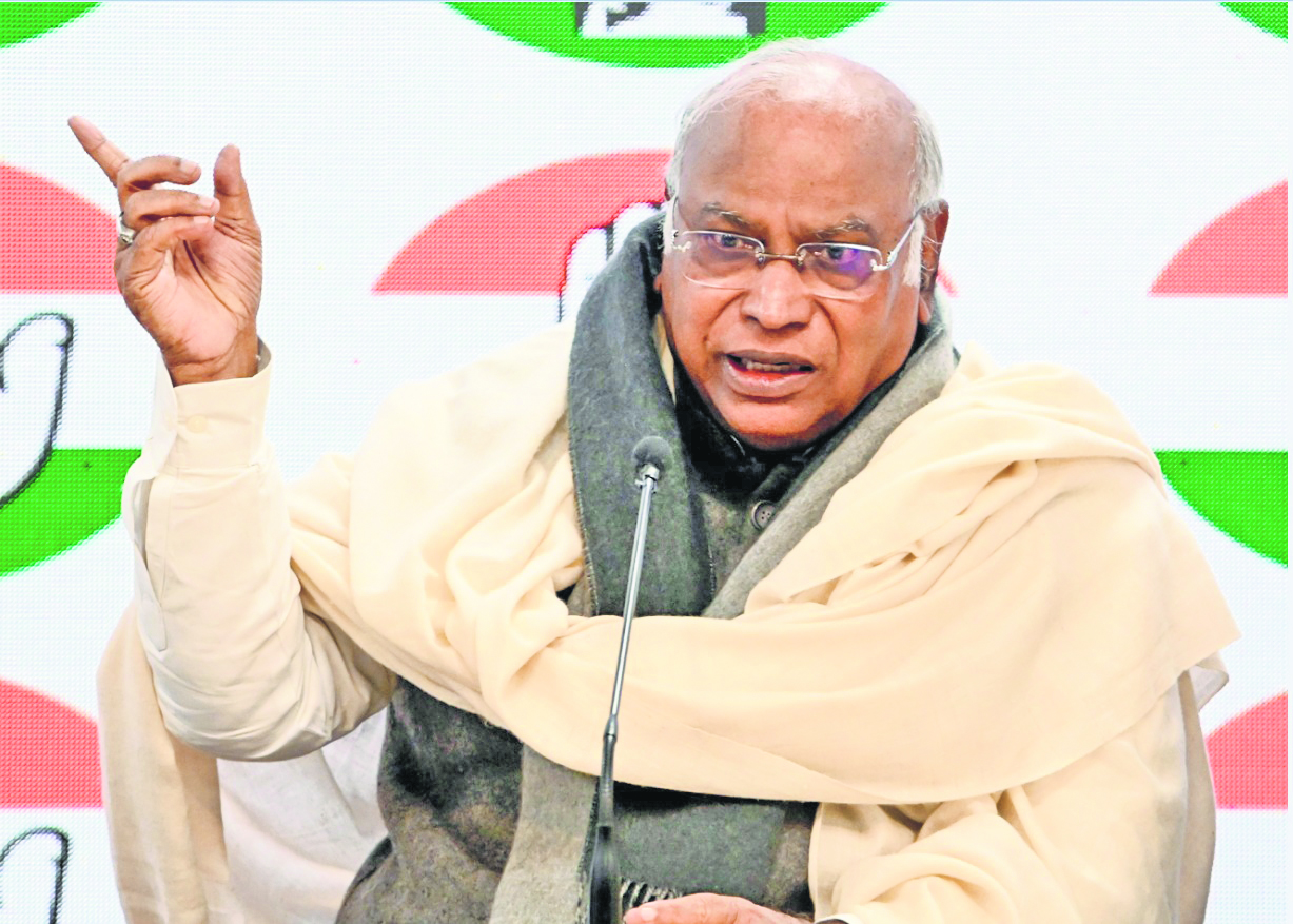 Kharge said that those who have faith in Lord Ram can visit Ayodhya anytime.