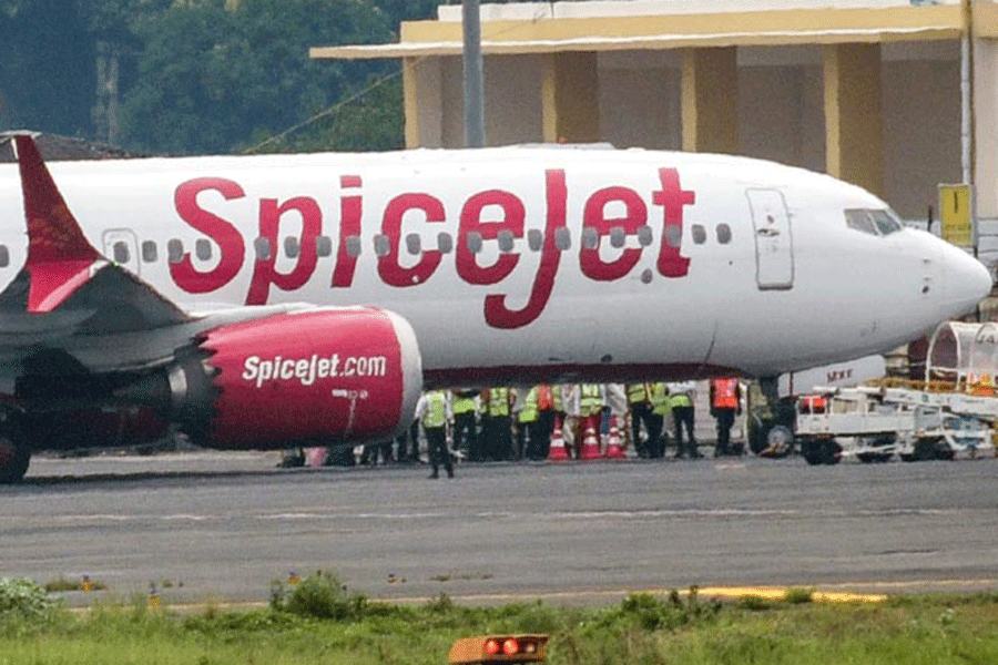 SPICEJET WILL LOOSE 1000 EMPLOYEES