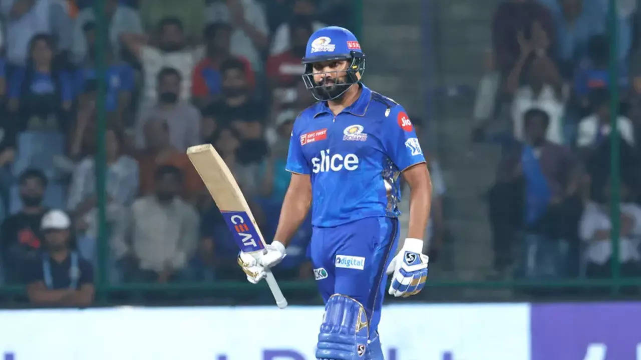 Rohit Sharma became the second batsman to score 1,000 runs against Delhi Capitals in IPL.