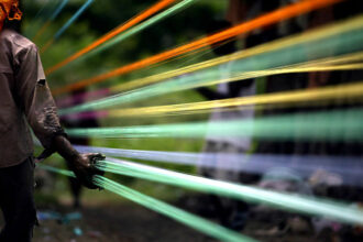 kite string slits throat