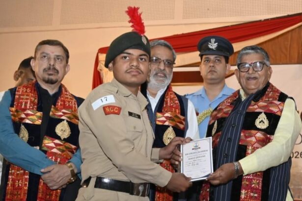 DAV COLLEGE : युवा देश के विकास में सक्रिय योगदान दें : राज्यपाल