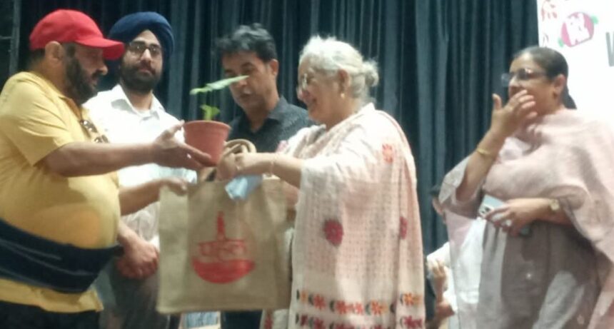 LION SM SINGH को 77 बार रक्तदान करने पर विशेष सम्मान