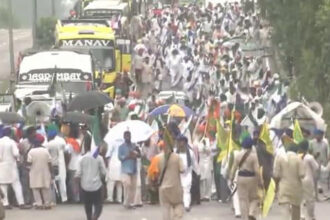Kisan Mahapanchayat के लिए हज़ारों किसान दिल्ली की ओर बढ़े