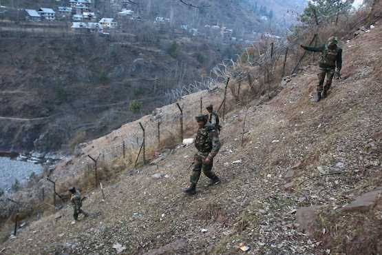 TENSION ON LOC : राजौरी में पाकिस्तानी सेना ने की भारी गोलीबारी, सुरक्षा बढ़ाई
