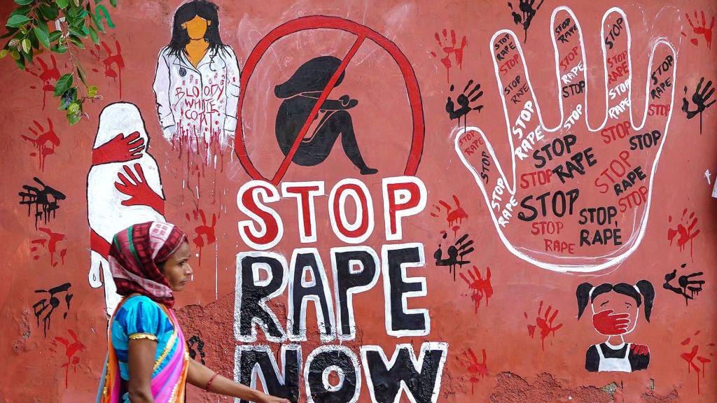Delhi Crime Capital: बस में नाबालिगा के साथ गैंगरेप का आरोप, ड्राइवर और कंडक्टर गिरफ्तार