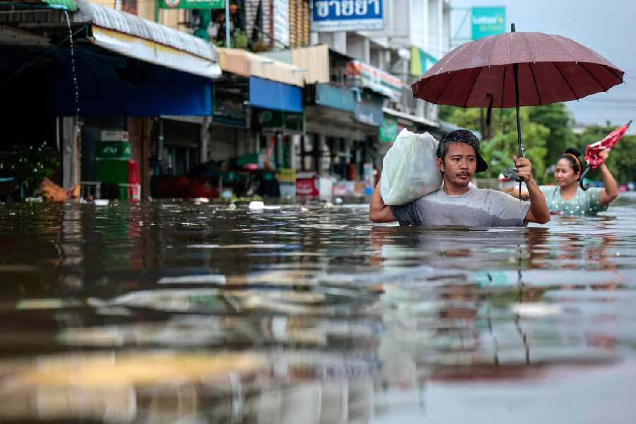 Thailand Floods : बैंकॉक अन्य राज्य पानी में डूबे; 2 दिन की छुट्टी, Alert- See pictures