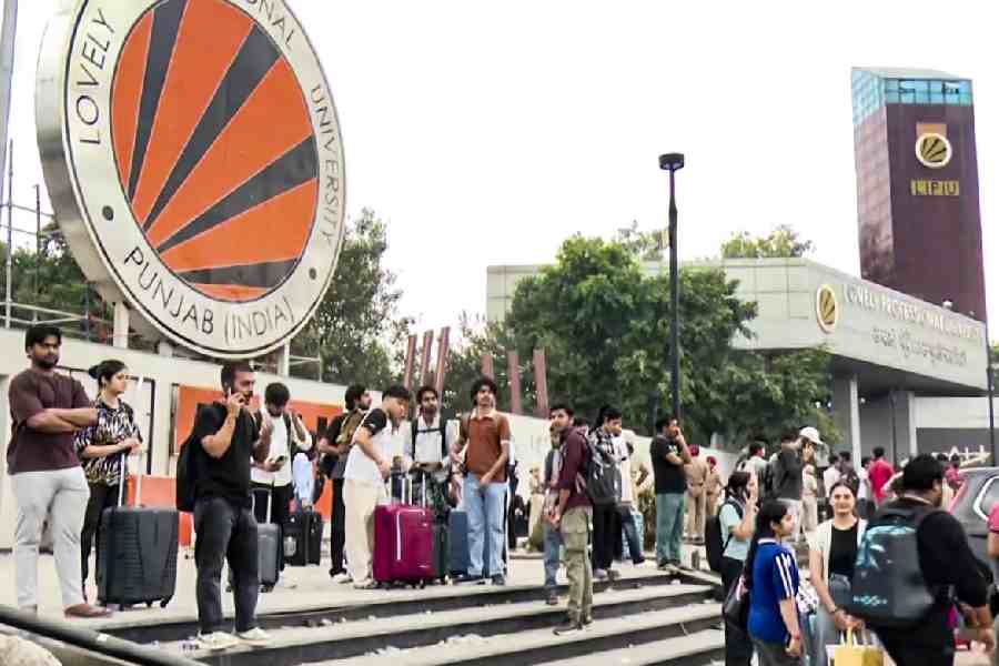 LPU STUDENTS GOING BACK
