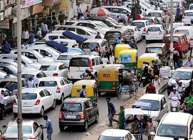 POLLUTION रोकने को पार्किंग रेट डबल, 50 % कर्मचारी घर से काम करेंगे