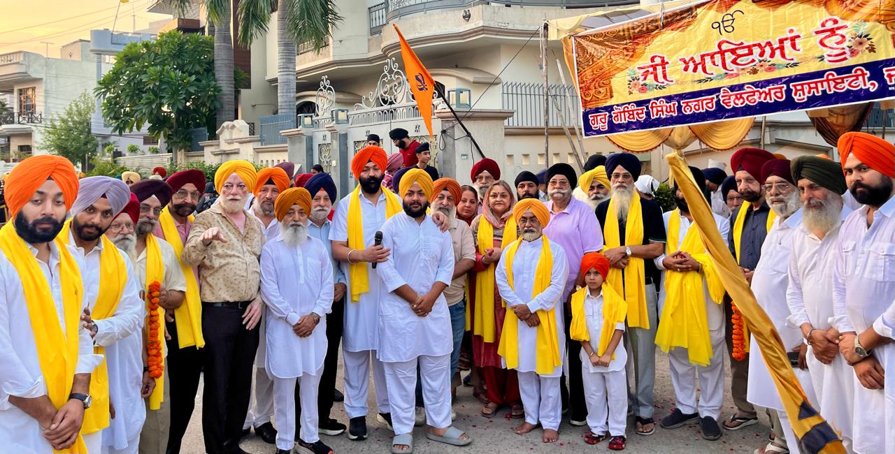 GURUDWARA NEWS : गुरु गोबिंद सिंह नगर की संगत ने नगर कीर्तन का किया भव्य स्वागत