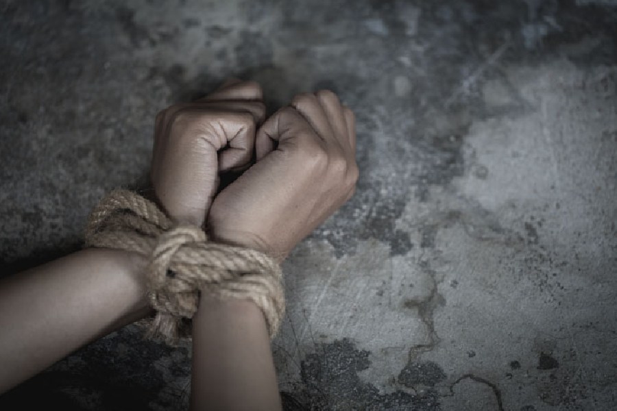 Human Trafficking : मानव तस्करी के लिए ले जाईं जा रहीं थीं 4 महिलाएं, 2 पुरुष भी पकड़े