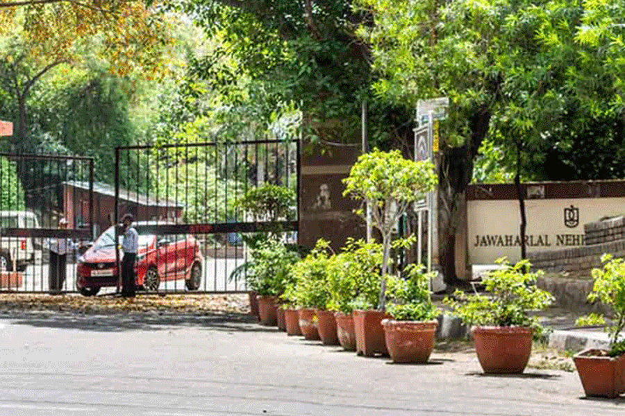 SEXUAL HARASSMENT के दोषी निकले प्रोफेसर, नौकरी से निकाला