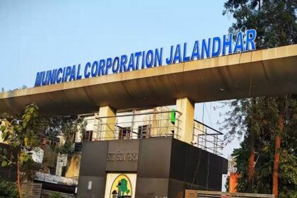 Jalandhar Corporation में ठेकों को लेकर उठे सवाल, कर्मचारियों-अफसरों के परिवारों को दे रखे कॉन्ट्रैक्ट !